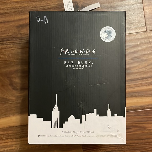 RAE DUNN FRIENDS COFFEE CUP CENTRAL PERK PARK DRIP MUG 19.5 oz WARNER BROS tv - Picture 3 of 7